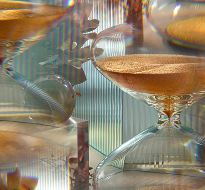 The Hour Glass (Sắp mở cửa)