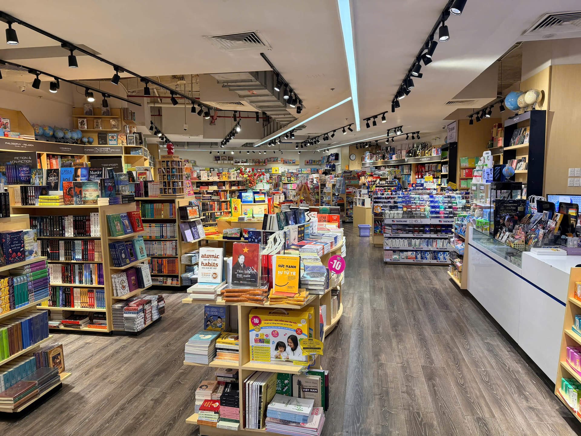 Phuong Nam Bookstore