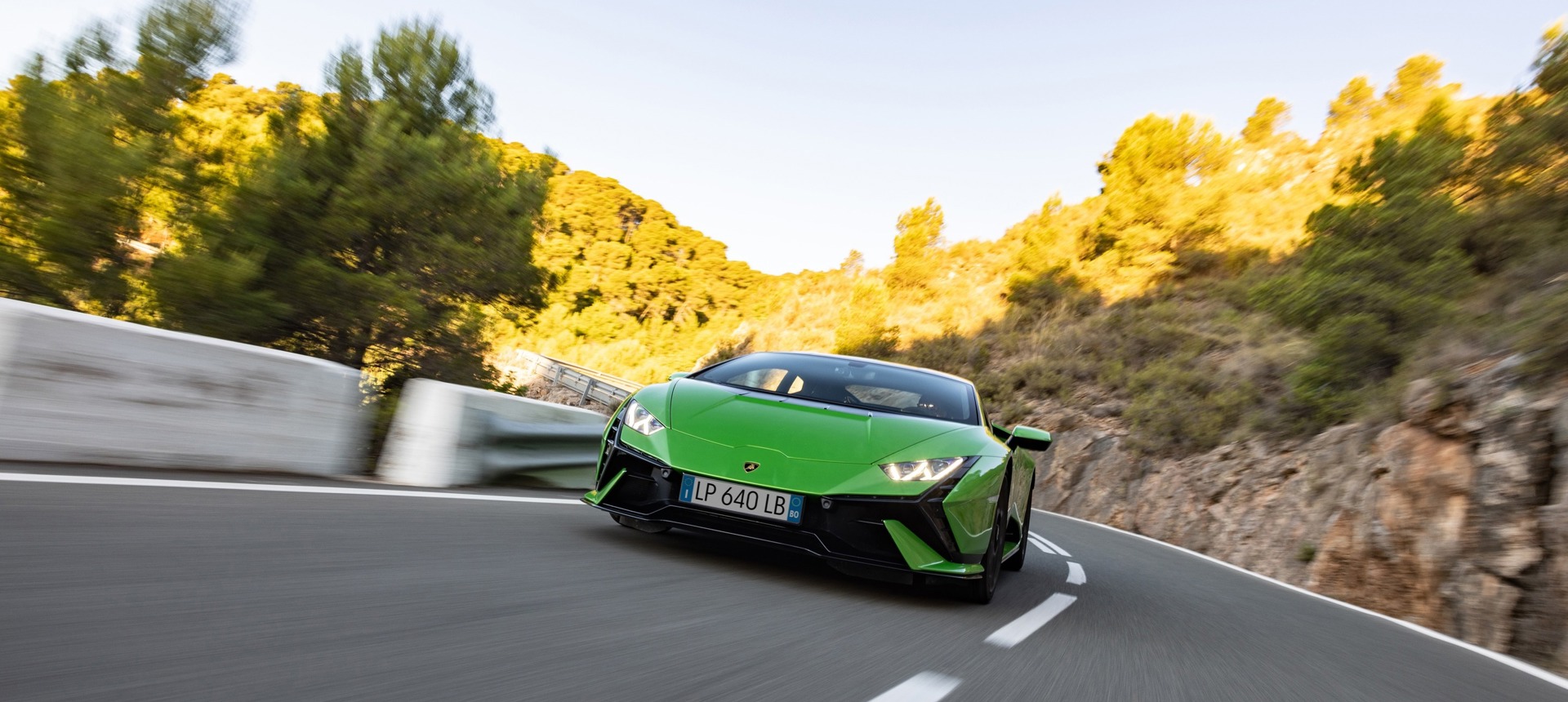 LAMBORGHINI HURACAN TECNICA XIN CHÀO SÀI GÒN