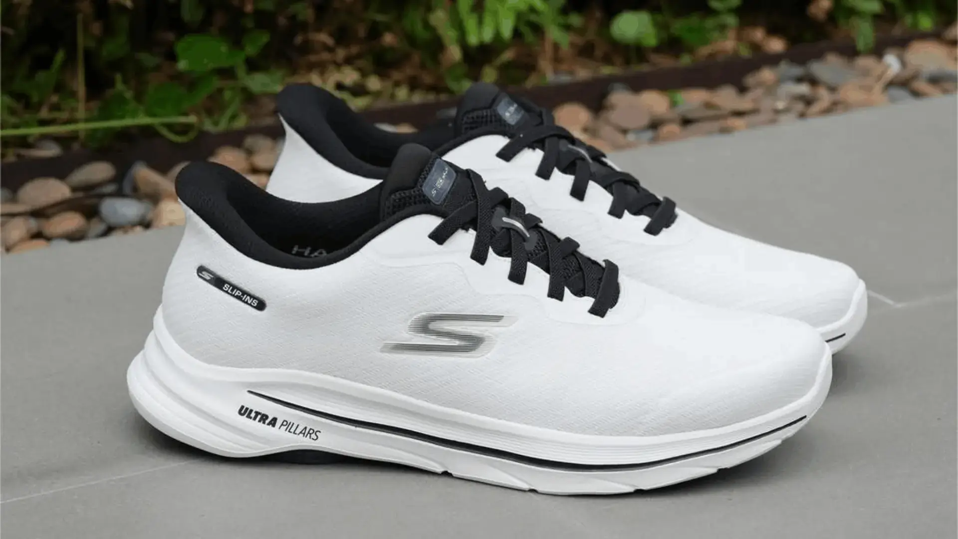SKECHERS