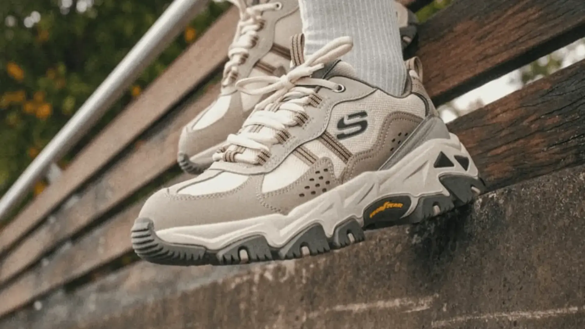 SKECHERS
